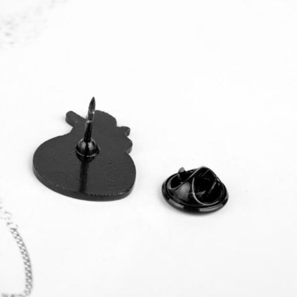 FRIENDS Steaming Coffee Cup Pin Brooch - Picture 3 of 3